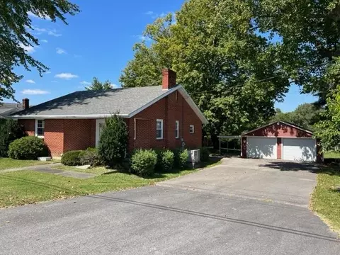 437 Hopkinsville St, Greenville, KY 42345