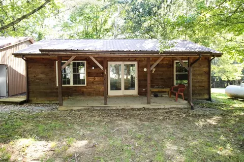 57 Hill Dr, Cadiz, KY 42211