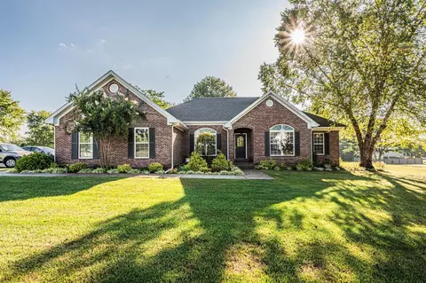 500 Lamplighter Ct, Bowling Green, KY 42104
