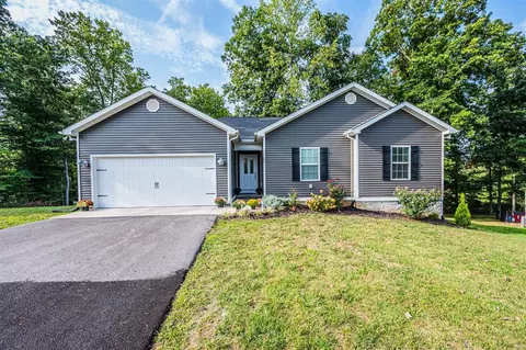 12 Kellie Ct, Scottsville, KY 42164