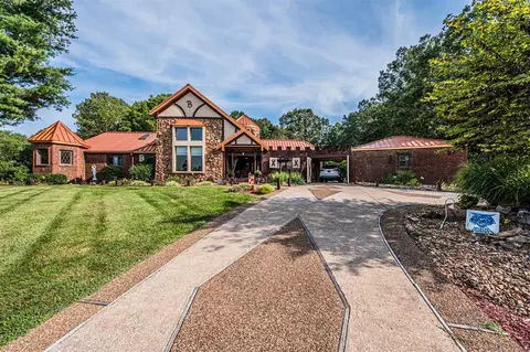300 Hickory Ln, Greenville, KY 42345