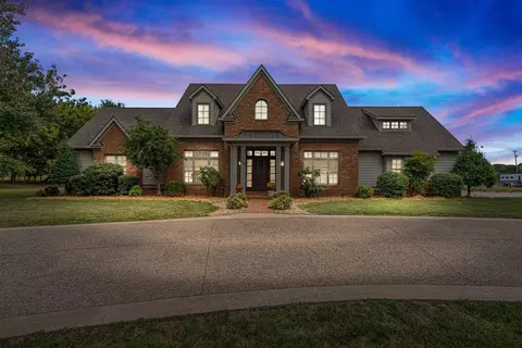 824 Old Scottsville Rd, Bowling Green, KY 42103