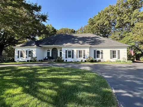 200 Deer Valley Ave, Bowling Green, KY 42103