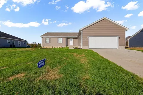 447 Deluth Dr, Bowling Green, KY 42101