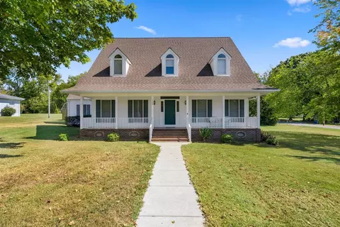 100 Mammoth Cave St, Park City, KY 42160