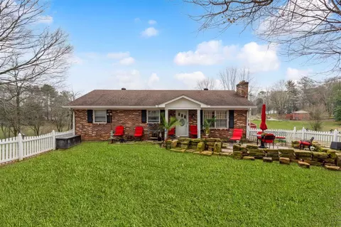 130 Hillcrest Rd, Bowling Green, KY 42103