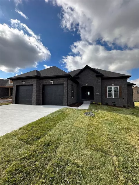 6591 Summer Shade Cir, Alvaton, KY 42122