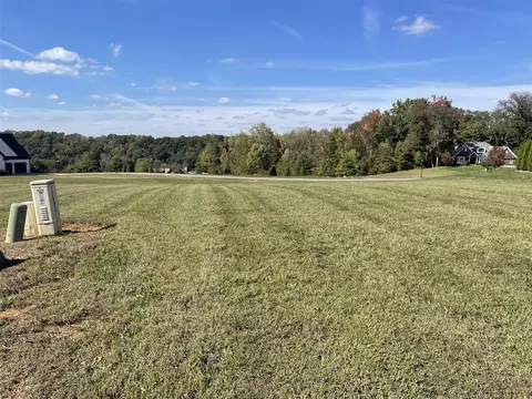1271 Drakes Ridge Ln, Bowling Green, KY 42103