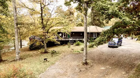 100 Oak Circle Dr, Scottsville, KY 42164