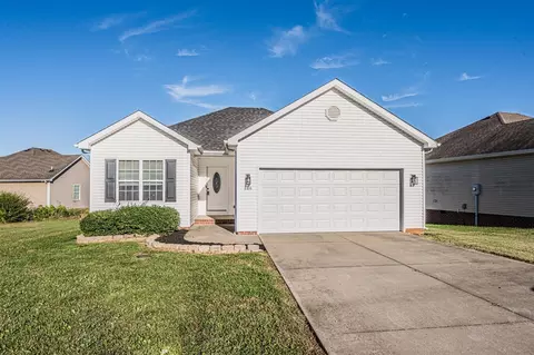 686 Moss Creek Ave, Bowling Green, KY 42101