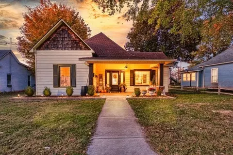 407 W Maple St, Scottsville, KY 42164