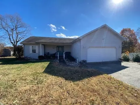 1102 W Reservoir St, Central City, KY 42330