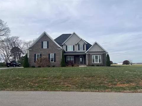 2450 Silver Oak St, Bowling Green, KY 42104