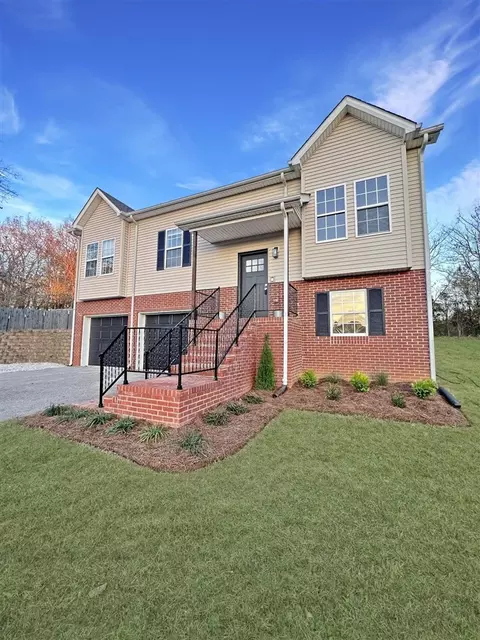 570 Clark Cir, Bowling Green, KY 42103