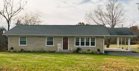 247 Parkway Dr, Scottsville, KY 42164
