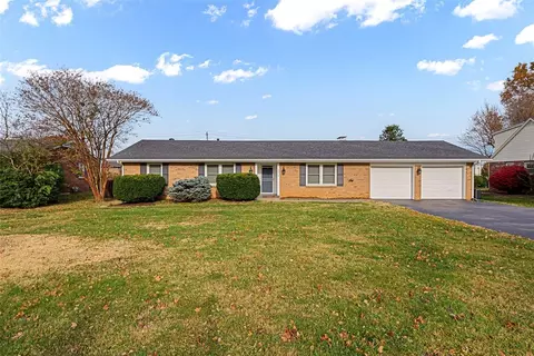 1319 Woodhurst St, Bowling Green, KY 42104