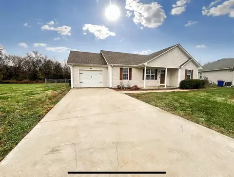 201 Turkey Run Dr, Bowling Green, KY 42101
