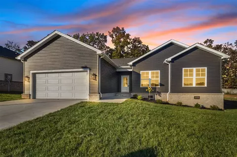 3110 Rawhide Dr, Bowling Green, KY 42103