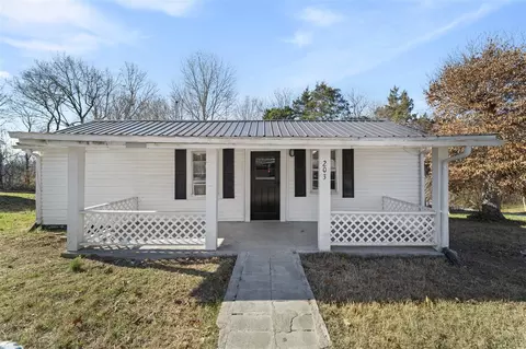203 Maysville Rd, Scottsville, KY 42164