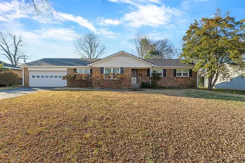 753 Ironwood Dr, Bowling Green, KY 42103