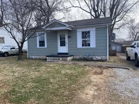 1660 Johnson Dr, Bowling Green, KY 42101