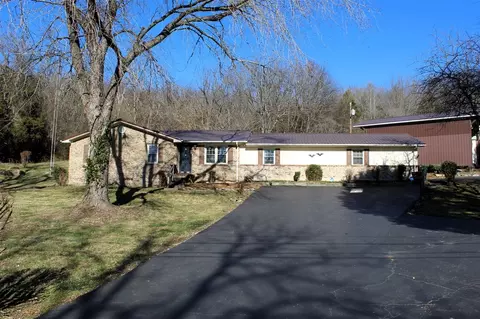 15985 Louisville Rd, Smiths Grove, KY 42171