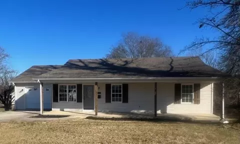 702 E Locust St, Scottsville, KY 42164