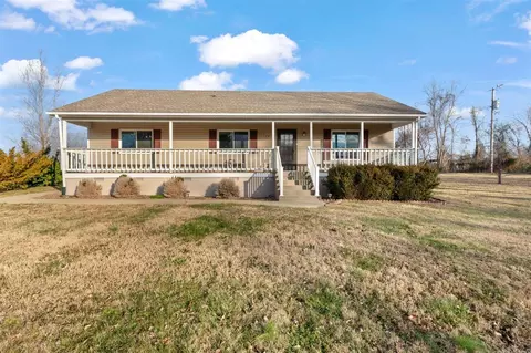 742 Clarence Odell Rd, Bowling Green, KY 42101