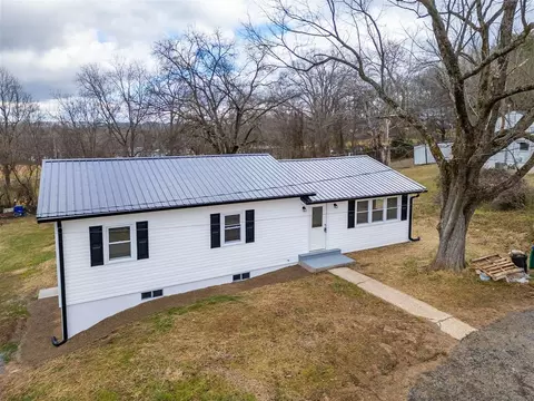 104 Hillside Dr, Russellville, KY 42276