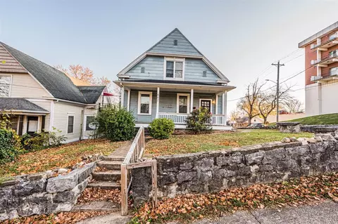 660 E 8th St, Bowling Green, KY 42101