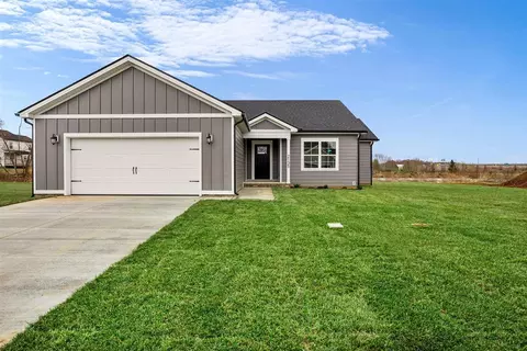 2135 Spring Lakes Cir, Bowling Green, KY 42101