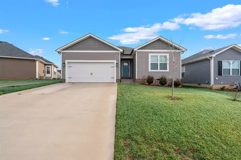 6415 Night Horse Cir, Bowling Green, KY 42101
