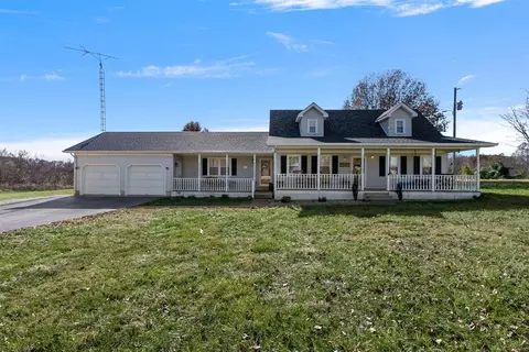 983 Apple Grove Rd, Smiths Grove, KY 42171