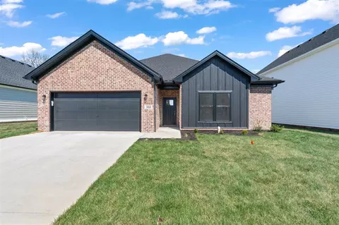 333 Olympia Ct, Bowling Green, KY 42103