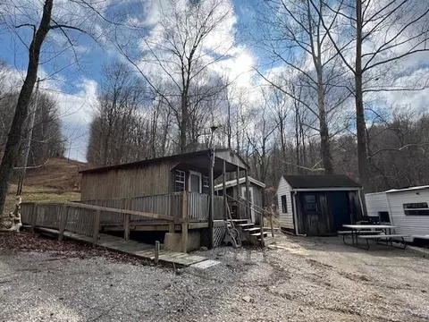 3406 Round Hill Rd, Hartford, KY 42347
