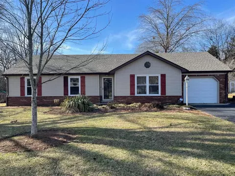 2823 Cheyenne Dr, Bowling Green, KY 42104