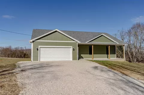 60 Robert Ave, Brandenburg, KY 40108