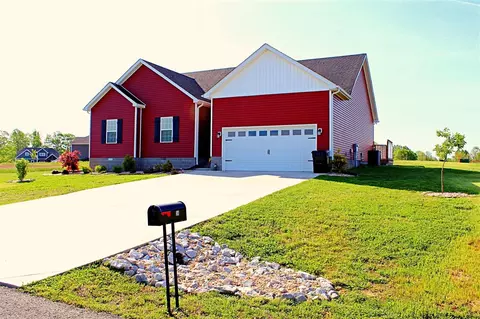 38 Sun Dr, Scottsville, KY 42164