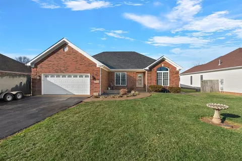 858 Muirfield Cir, Bowling Green, KY 42104