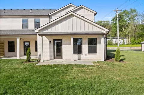 512 Unit 111 Old Lovers Ln, Bowling Green, KY 42103