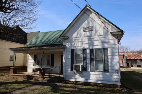 204 Guthrie St, Horse Cave, KY 42749