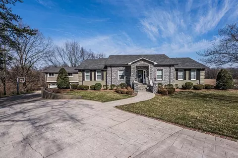 123 Ridgewood Dr, Bowling Green, KY 42103