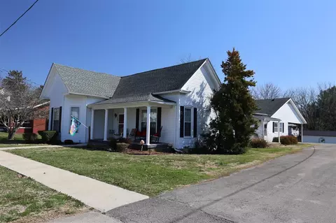 312 N 3rd St, Cave City, KY 42127