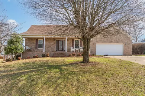 240 Peach Blossom Ln, Bowling Green, KY 42103