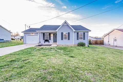421 Pacific Ave, Oak Grove, KY 42262