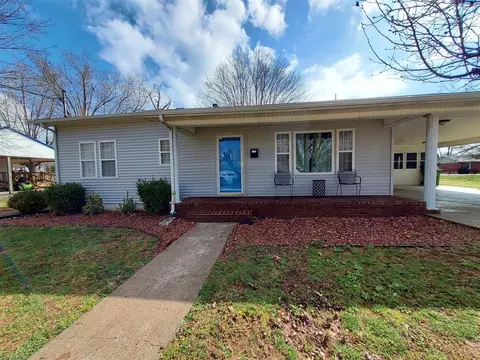 301 E Dale Hts, Horse Cave, KY 42749