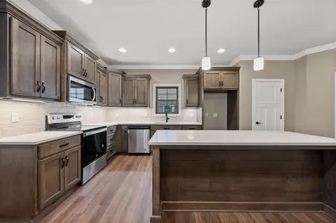 555 Cumberland Pointe Ln, Bowling Green, KY 42103