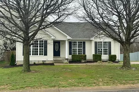 1328 Autumn Oaks Dr, Franklin, KY 42134