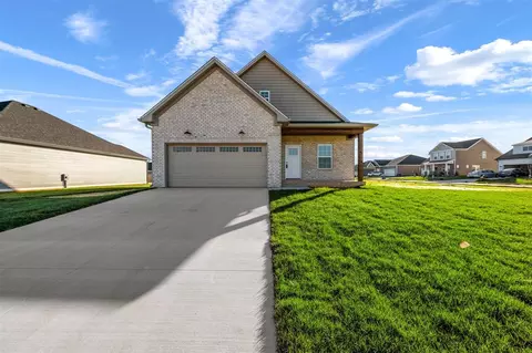 2402 Topeka Rd, Bowling Green, KY 42103