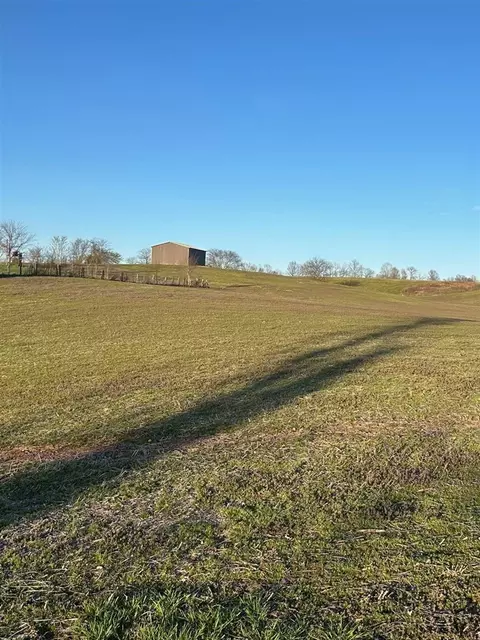 12730 Smiths Grove Rd, Scottsville, KY 42164